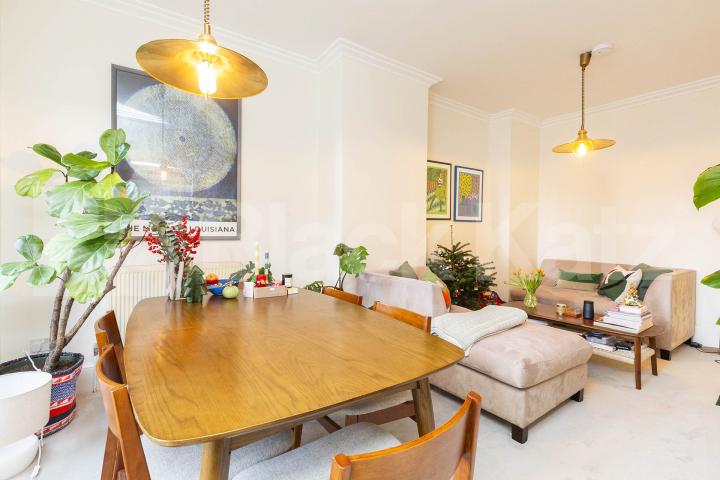 Super 3 bedroom apartment with period features by regents park - Families Only. Albany Street, Regents Park - Great Portland Street